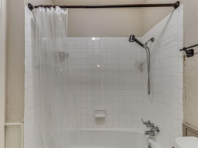 11437 N May Avenue, Oklahoma City, OK 73120