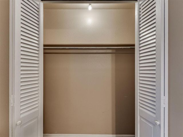 11437 N May Avenue, Oklahoma City, OK 73120