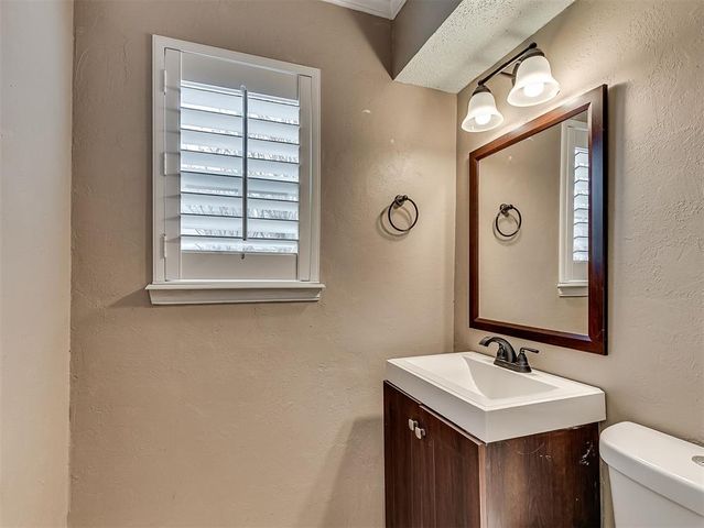 11437 N May Avenue, Oklahoma City, OK 73120