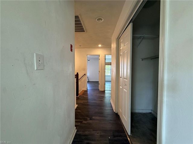1804 Mizzen LN, Virginia Beach, VA 23454