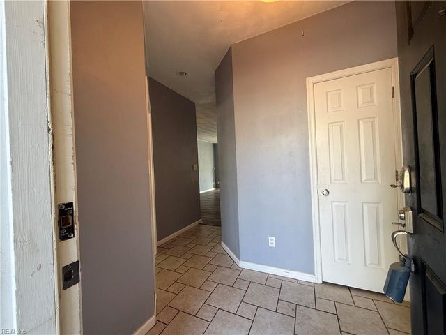 1804 Mizzen LN, Virginia Beach, VA 23454