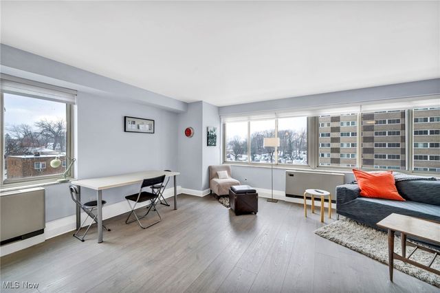 12520 Edgewater Drive 401, Lakewood, OH 44107