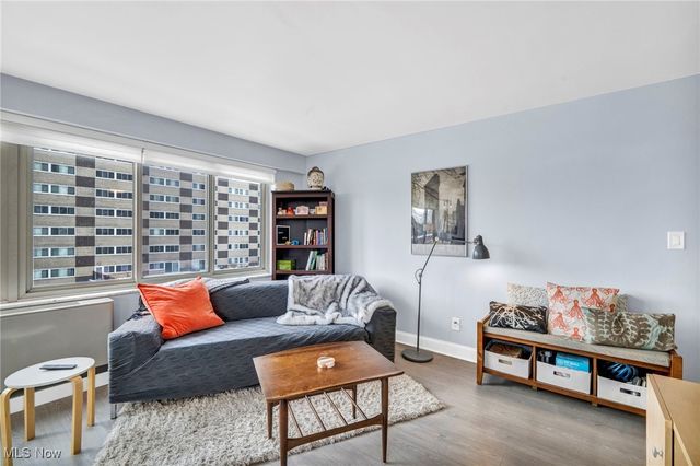 12520 Edgewater Drive 401, Lakewood, OH 44107