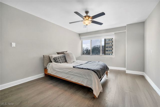 12520 Edgewater Drive 401, Lakewood, OH 44107