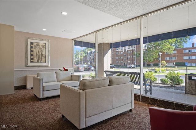 12520 Edgewater Drive 401, Lakewood, OH 44107