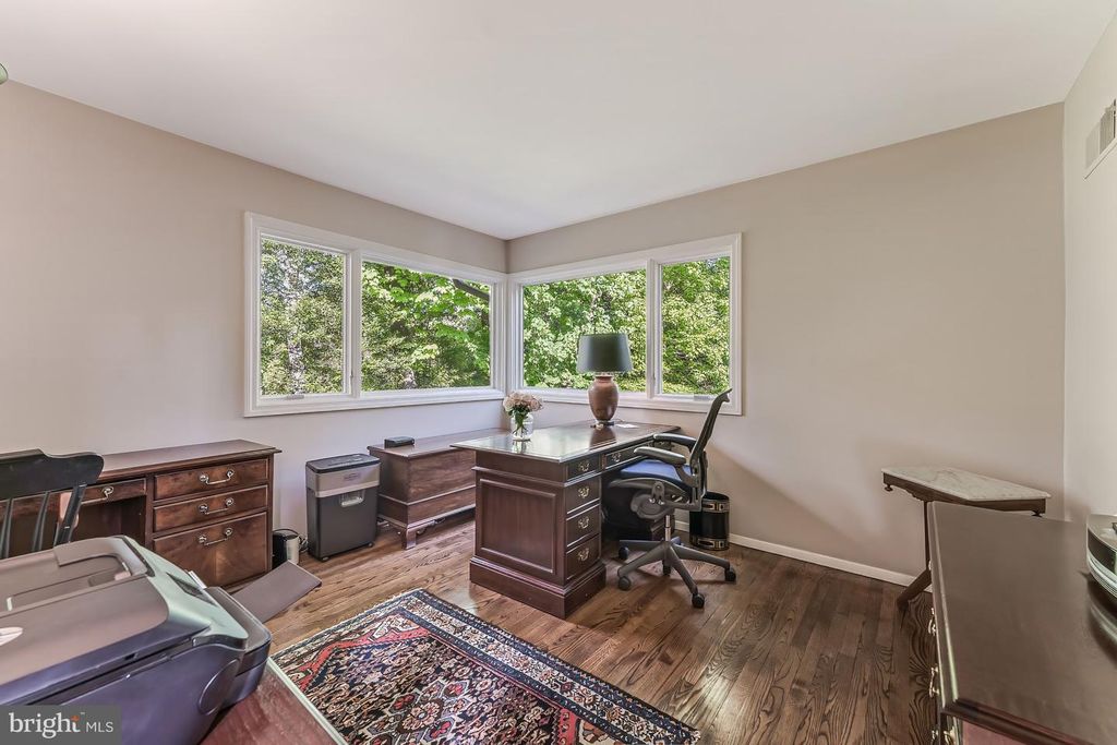 Image 16 of property listing at 4015 LAIRD PL, Chevy Chase, MD 20815