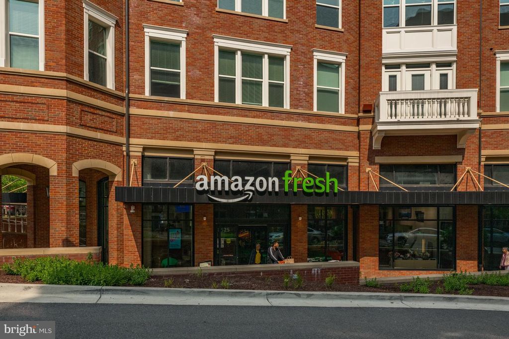 Image 29 of property listing at 4015 LAIRD PL, Chevy Chase, MD 20815