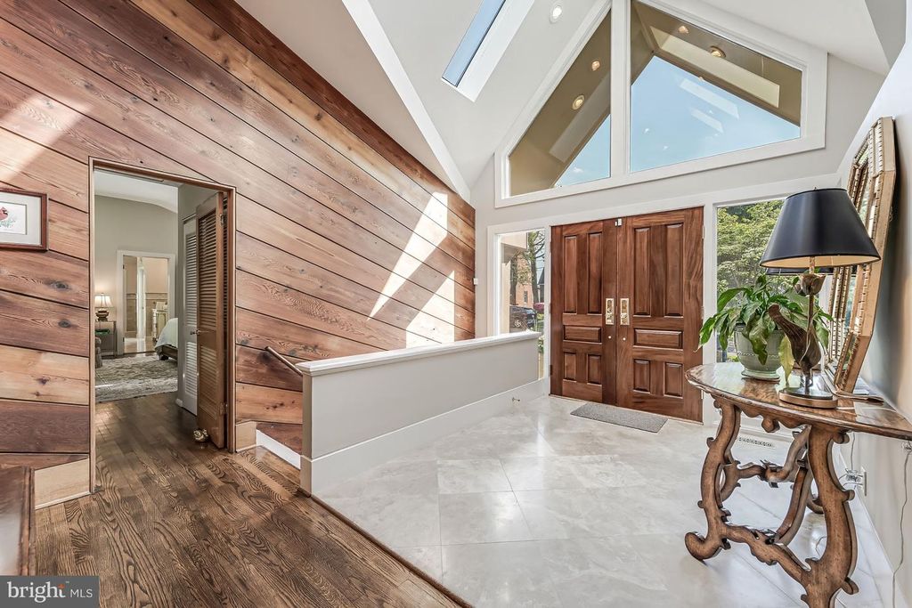 Image 3 of property listing at 4015 LAIRD PL, Chevy Chase, MD 20815