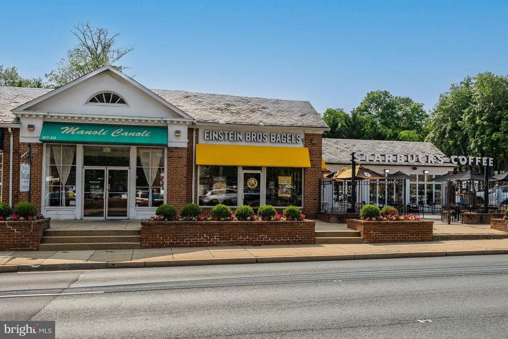 Image 31 of property listing at 4015 LAIRD PL, Chevy Chase, MD 20815