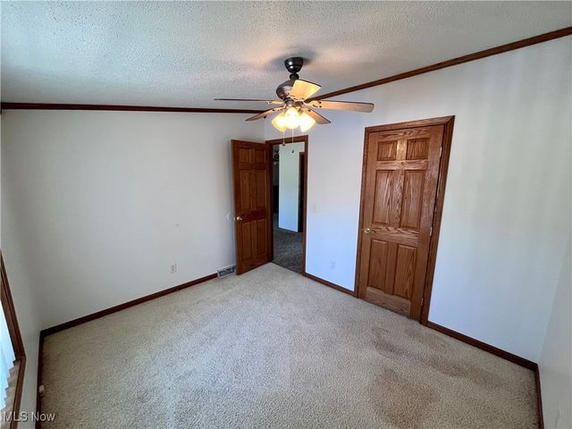 93 Canfield Drive, New Cumberland, WV 26047