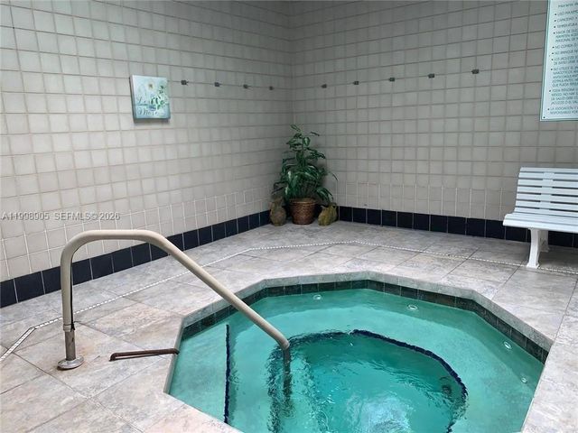 1100 Colony Point Cir 105, Pembroke Pines, FL 33026