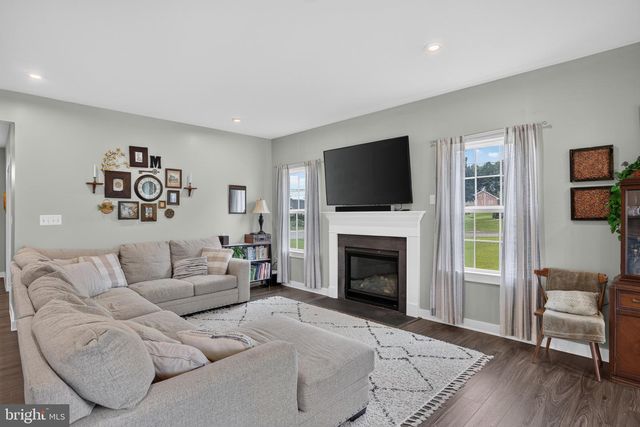 1220 BECK MILL RD, Hanover, PA 17331