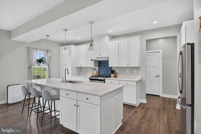1220 BECK MILL RD, Hanover, PA 17331