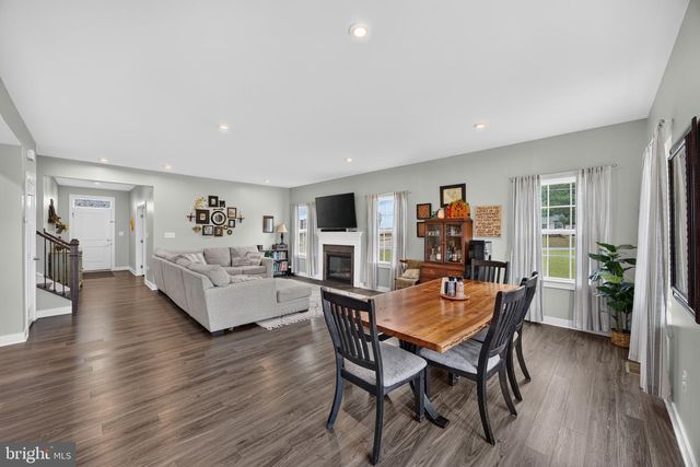 1220 BECK MILL RD, Hanover, PA 17331