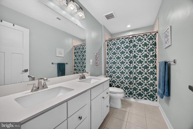 1220 BECK MILL RD, Hanover, PA 17331