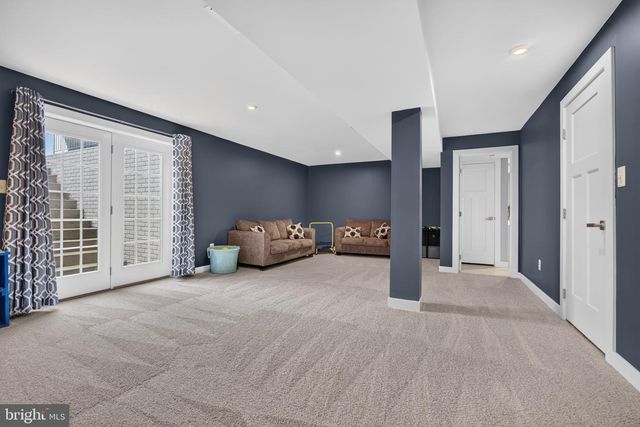 1220 BECK MILL RD, Hanover, PA 17331