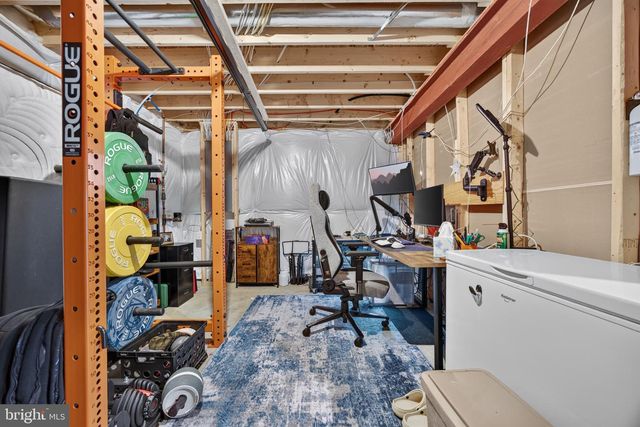 1220 BECK MILL RD, Hanover, PA 17331