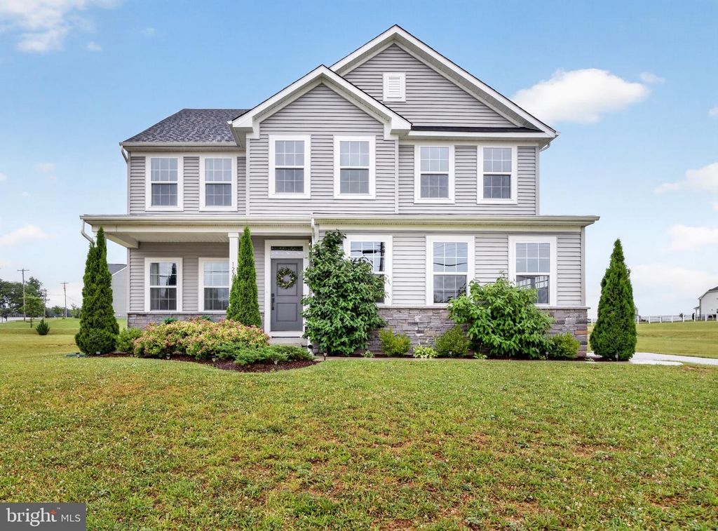 1220 BECK MILL RD, Hanover, PA 17331