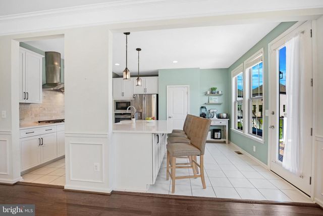 42526 OXFORD FOREST CIR, Chantilly, VA 20152
