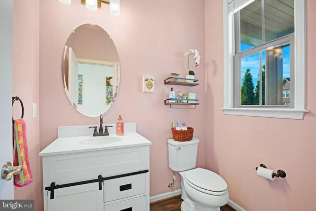 42526 OXFORD FOREST CIR, Chantilly, VA 20152