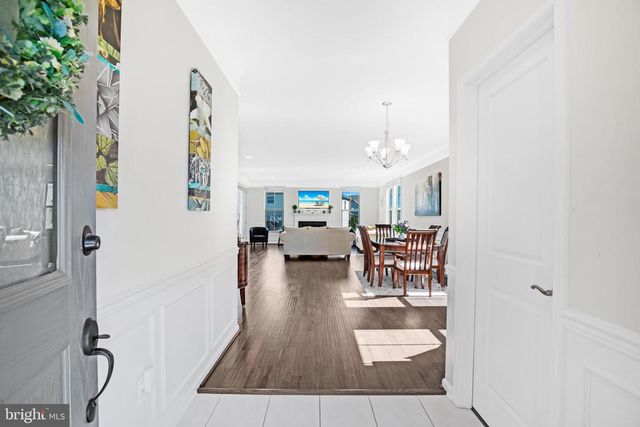 42526 OXFORD FOREST CIR, Chantilly, VA 20152