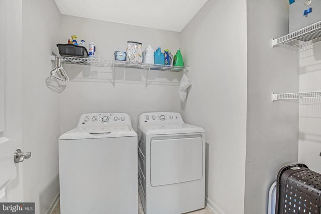 42526 OXFORD FOREST CIR, Chantilly, VA 20152