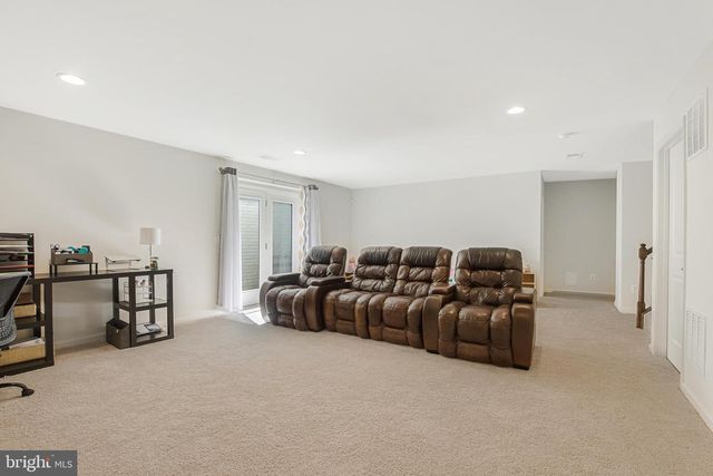 42526 OXFORD FOREST CIR, Chantilly, VA 20152