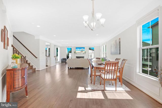 42526 OXFORD FOREST CIR, Chantilly, VA 20152