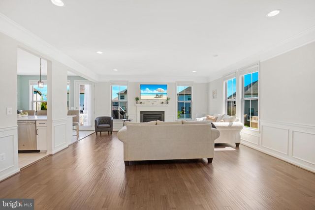 42526 OXFORD FOREST CIR, Chantilly, VA 20152