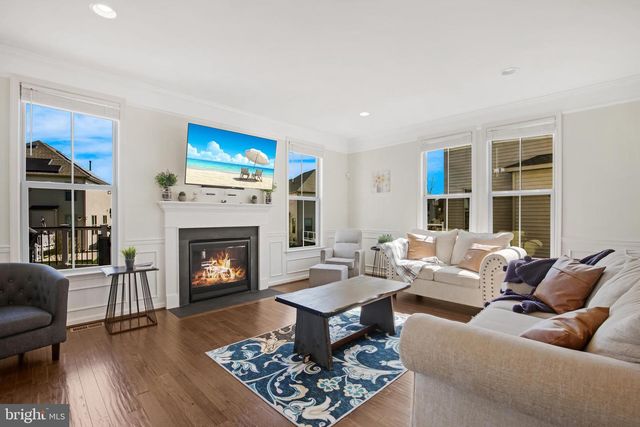42526 OXFORD FOREST CIR, Chantilly, VA 20152