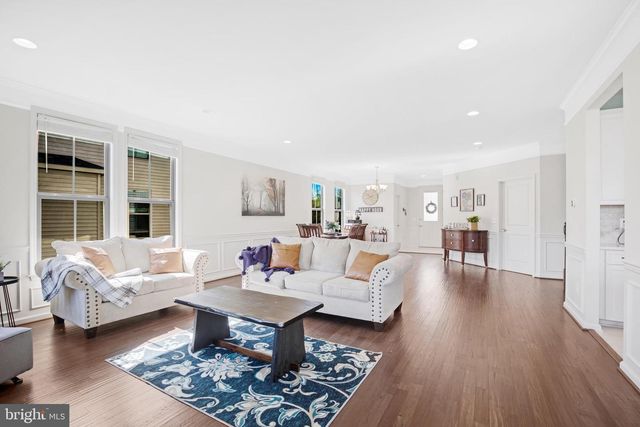 42526 OXFORD FOREST CIR, Chantilly, VA 20152