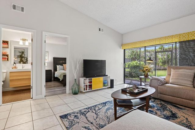 1032 E Lakes Drive, Deerfield Beach, FL 33064