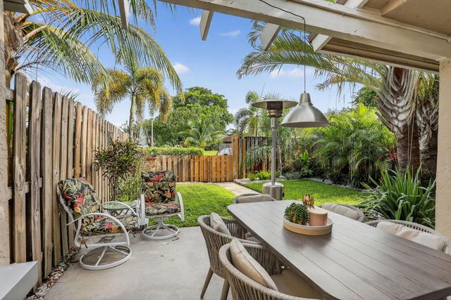 1032 E Lakes Drive, Deerfield Beach, FL 33064