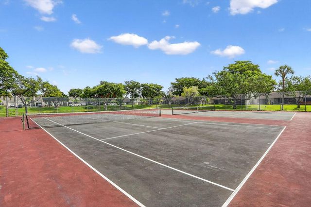 1032 E Lakes Drive, Deerfield Beach, FL 33064