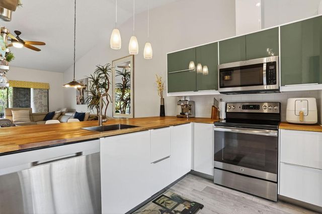 1032 E Lakes Drive, Deerfield Beach, FL 33064