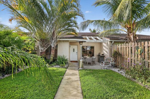 1032 E Lakes Drive, Deerfield Beach, FL 33064