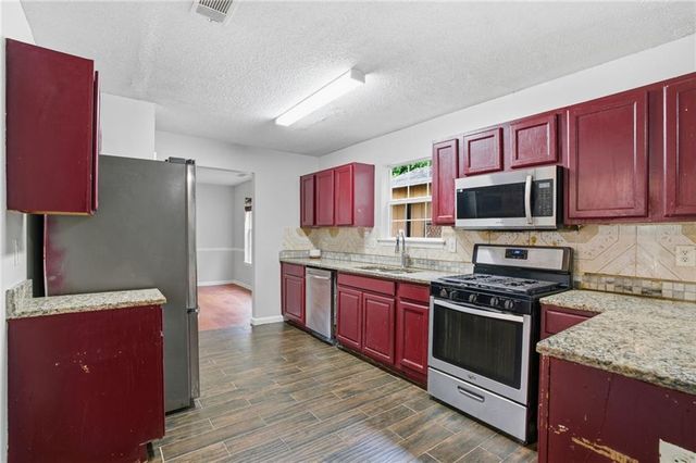 1592 Rogers Crossing Drive, Lithonia, GA 30058