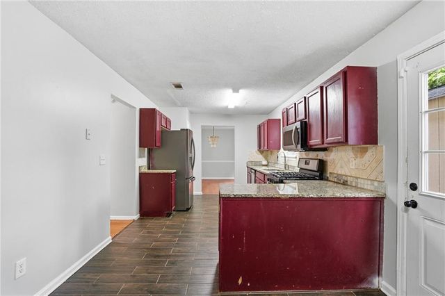 1592 Rogers Crossing Drive, Lithonia, GA 30058