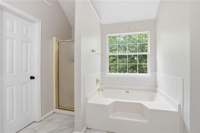 1592 Rogers Crossing Drive, Lithonia, GA 30058