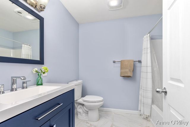 4255 Cloverfield Court, Wayland, MI 49348