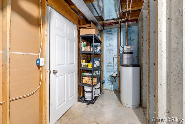 4255 Cloverfield Court, Wayland, MI 49348