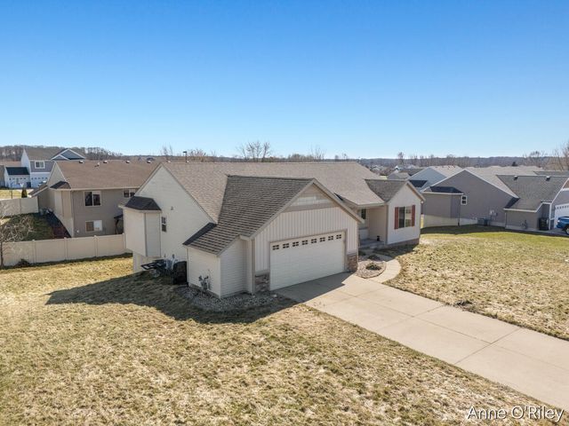 4255 Cloverfield Court, Wayland, MI 49348
