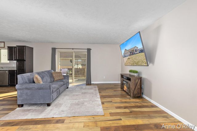 4255 Cloverfield Court, Wayland, MI 49348