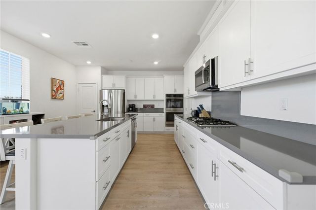 30218 Arroyo Springs, Murrieta, CA 92563