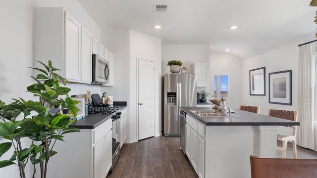 170 Schuenemann WAY, Uhland, TX 78640