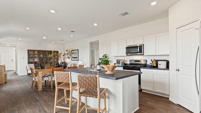 170 Schuenemann WAY, Uhland, TX 78640