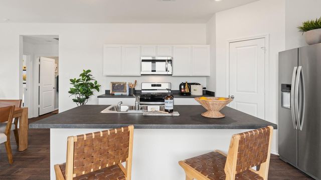 170 Schuenemann WAY, Uhland, TX 78640