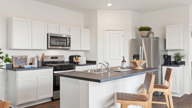 170 Schuenemann WAY, Uhland, TX 78640