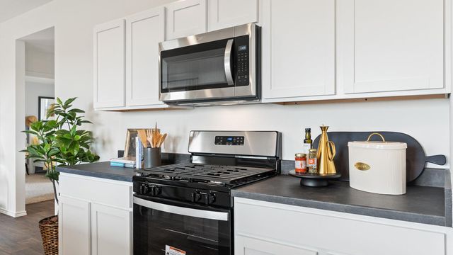 170 Schuenemann WAY, Uhland, TX 78640