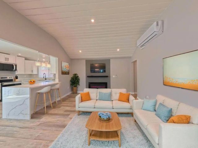 940 S Upas Street, Escondido, CA 92025